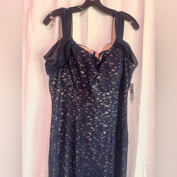 Alex Evenings Long Cold Shoulder, Mother of The Bride Gown - Picture 5 of 8